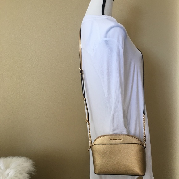 Final sale ✨Michael Kors Emmy gold crossbody bag - Picture 4 of 8